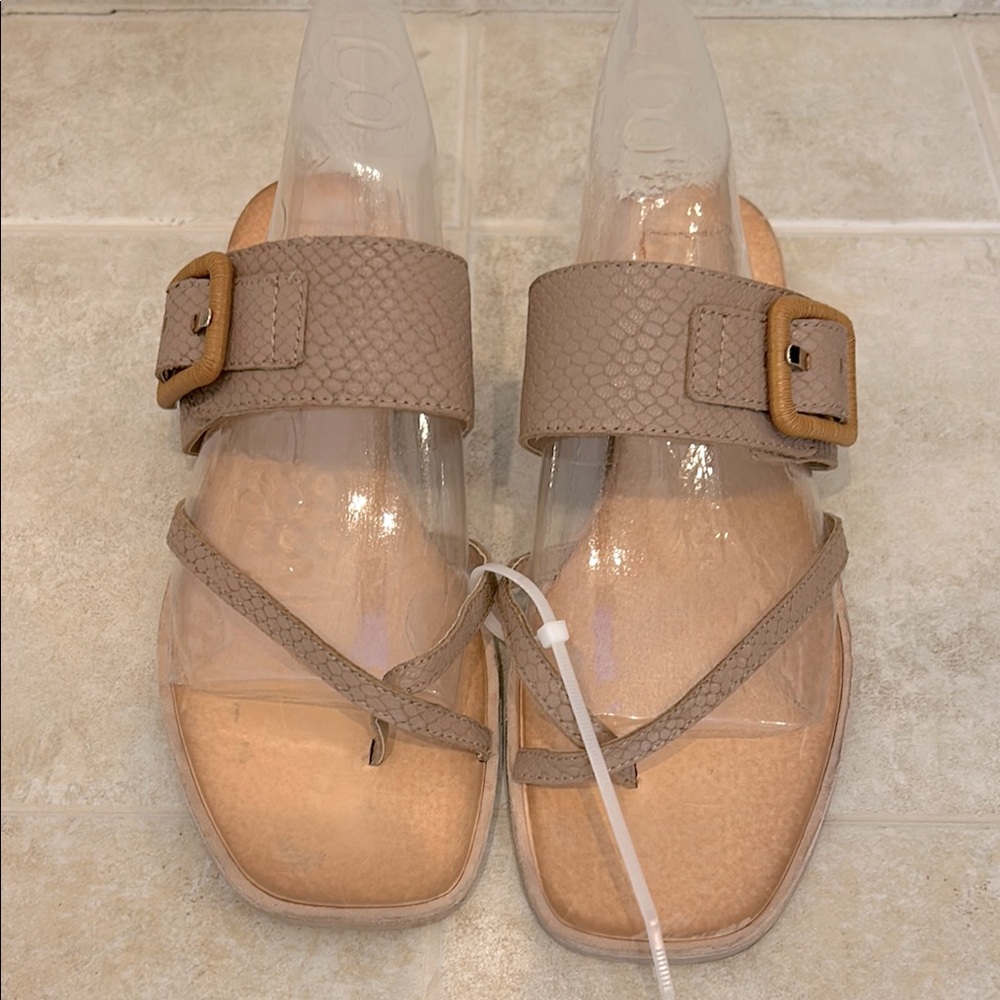 DOLCE VITA Perris Stylish Beige Sandals with Buckle size 10